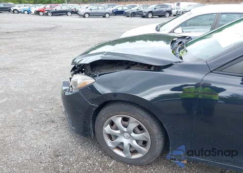2014 Mazda Mazda3 I Sport из США, поврежденный, VIN JM1BM1K76E1124045